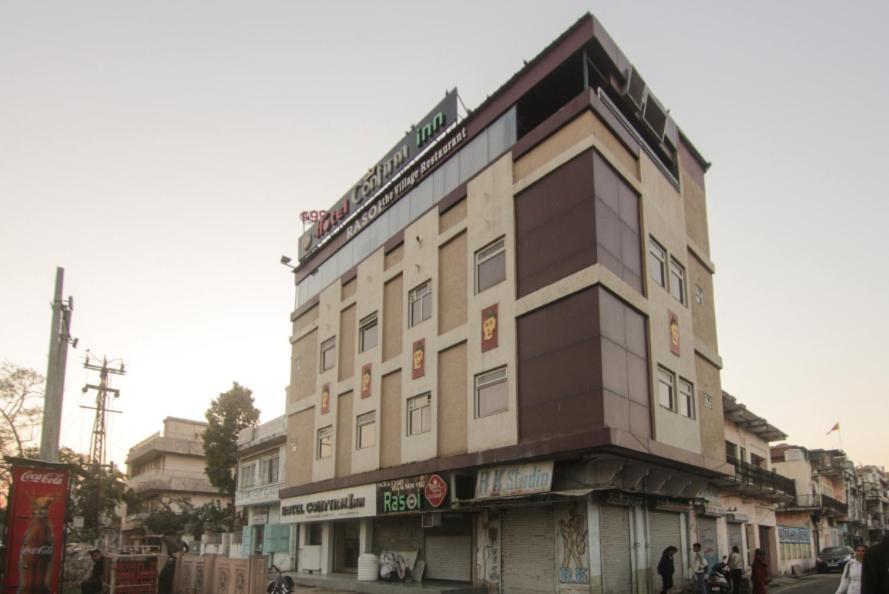 Hotel Confirm Inn Kota Kota  Exteriör bild